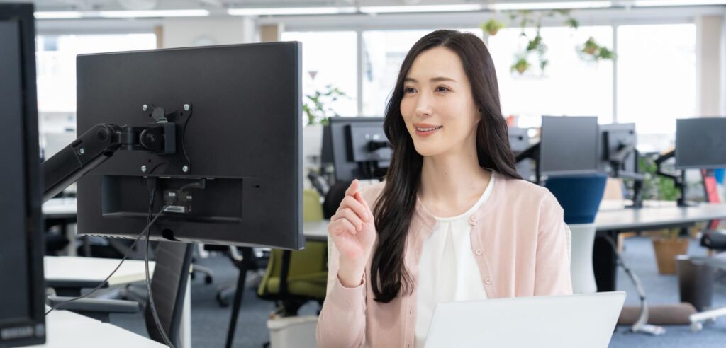 仕事をしている女性